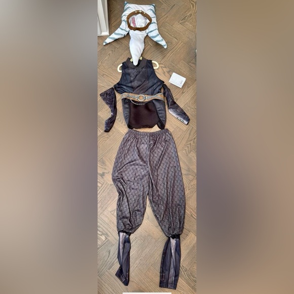 Disney Star Wars Ahsoka Costume Size 11/12 (NWT) - Picture 4 of 11
